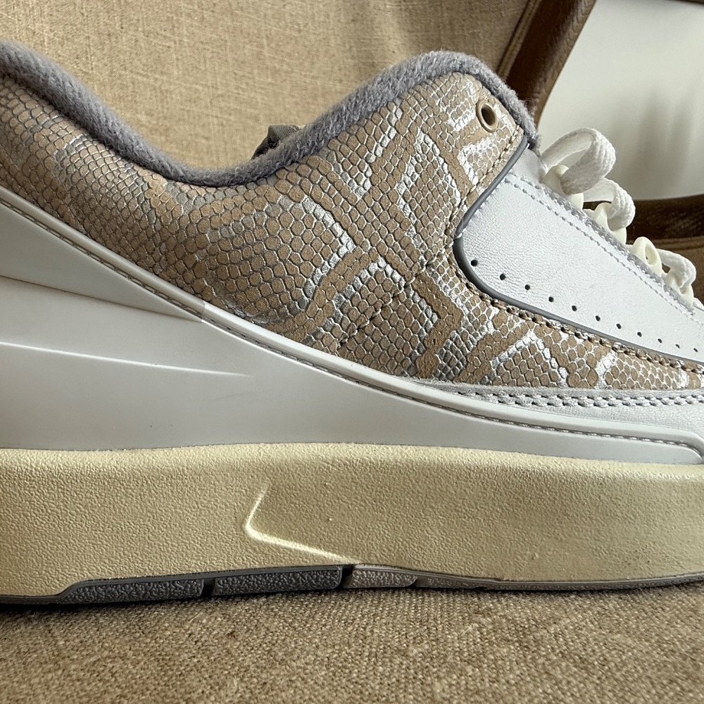 Nike Air Jordan 2 Retro Low Python. BRAND NEW!! M-11.5 White/Cement Gray - Picture 7 of 9